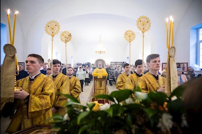 Митрополит Игнатий совершил Божественную литургию в храме во имя святителя Николая Японского г. Саратова