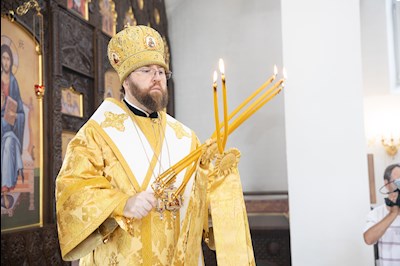 Митрополит Игнатий совершил Божественную литургию в храме в честь иконы Божией Матери «Всех скорбящих Радость» г. Саратова