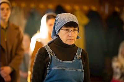 Митрополит Игнатий совершил вечернюю Литургию Преждеосвященных Даров в Свято-Троицком кафедральном соборе г. Саратова