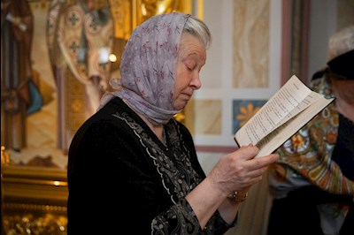 Митрополит Игнатий совершил великое повечерие с чтением Великого покаянного канона преподобного Андрея Критского в Свято-Троицком кафедральном соборе г. Саратова