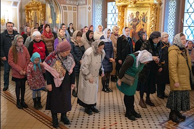 Митрополит Игнатий совершил Божественную литургию в Свято-Троицком кафедральном соборе Саратова