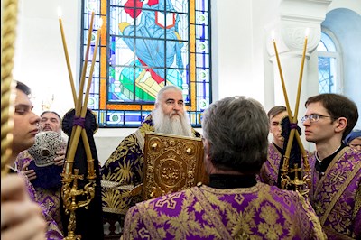 Всенощное бдение на Архиерейском подворье – в храме в честь иконы Божией Матери «Утоли моя печали» г. Саратова