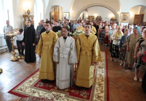 Божественная литургия в Спасо-Преображенском мужском монастыре Саратова