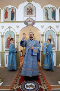 Божественная литургия в храме в честь Покрова Пресвятой Богородицы р.п. Новые Бурасы