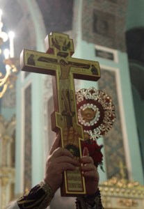 Всенощное бдение c Чином Воздвижения Креста в Духосошественском соборе города Саратова