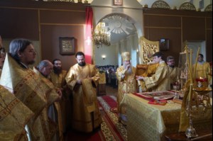 Божественная литургия на Архиерейском подворье — храме во имя преподобного Серафима Саровского г. Саратова