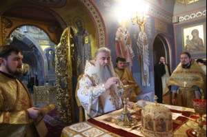 Божественная литургия в Свято-Троицком кафедральном соборе г. Саратова