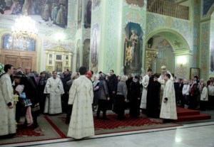 Всенощное бдение в храме в честь Покрова Пресвятой Богородицы Саратова