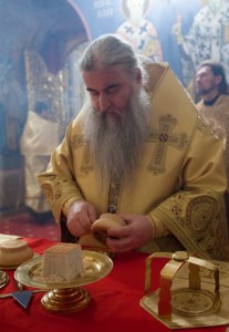 Божественная литургия и новогодний молебен в Свято-Троицком кафедральном соборе города Саратова