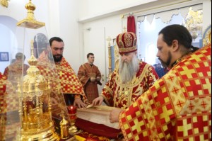 Божественная литургия в храме во имя святых первоверховных апостолов Петра и Павла г. Аткарска