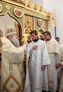 Божественная литургия в саратовском храме святителя Луки Исповедника, архиепископа Симферопольского