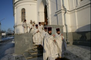 Заупокойная Литургия и панихида в Духосошественском кафедральном соборе Саратова