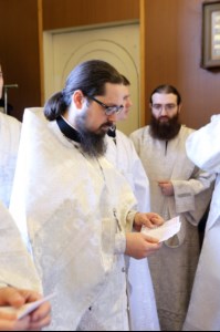 Божественная литургия и панихида на Архиерейском подворье – храме во имя преподобного Серафима Саровского г.Саратова