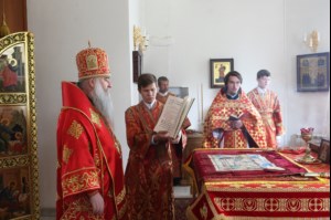 Божественная литургия на Архиерейском подворье — храме в честь иконы Божией Матери «Утоли моя печали» г.Саратова