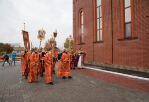 Митрополит Лонгин совершил Великое освящение храма во имя великомученицы Параскевы с. Благодатное Хвалынского района
