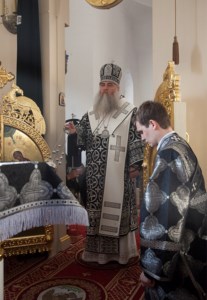 Литургия Преждеосвященных Даров, малое повечерие, утреня и первый час на Архиерейском подворье — храме во имя святых равноапостольных Кирилла и Мефодия при СГУ