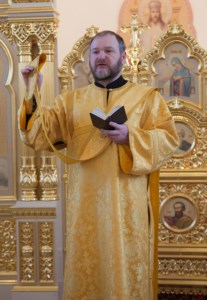 Совершена первая Литургия в новом храме на Увекском кладбище г.Саратова