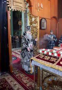 Вечерня с выносом Плащаницы Спасителя в храме в честь Сошествия Святого Духа города Саратова