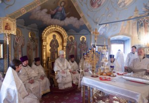 Божественная литургия и крещение оглашенных в Свято-Троицком кафедральном соборе Саратова