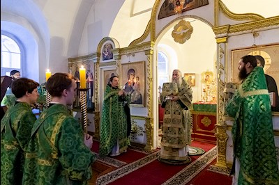 Божественная литургия в Спасо-Преображенском мужском монастыре г. Саратова