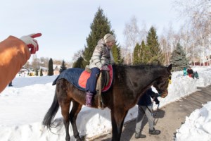 На территории Покровского храма г. Саратова прошел зимний праздник