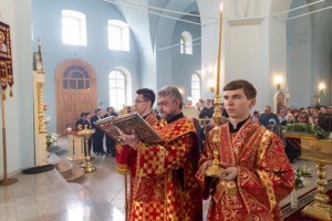 Божественная литургия в храме в честь Покрова Пресвятой Богородицы г. Петровска