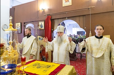 Божественная литургия в храме святителя Тихона Задонского г. Саратова