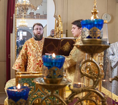 Митрополит Игнатий совершил Божественную литургию в храме Казанской иконы Божией Матери г. Саратова