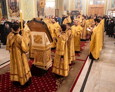 Митрополит Игнатий совершил всенощное бдение в храме Покрова Пресвятой Богородицы г. Саратова