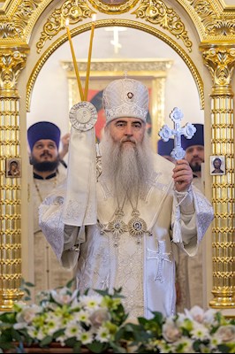 Божественная литургия в храме святых Царственных страстотерпцев г. Саратова