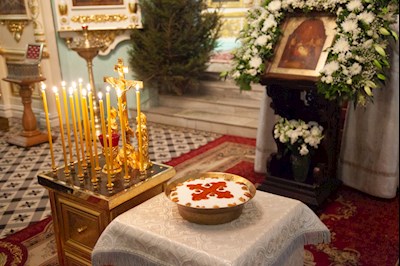 Божественная литургия и панихида в храме в честь Сошествия Святого Духа г. Саратова