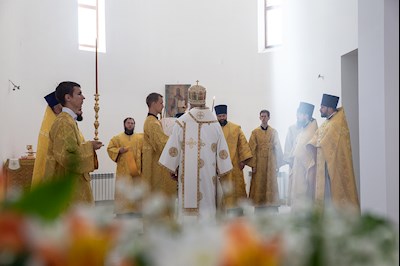 Божественная литургия в храме святителя Тихона, Епископа Воронежского, Задонского чудотворца г. Саратова