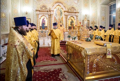 Митрополит Игнатий совершил Великую рождественскую вечерню