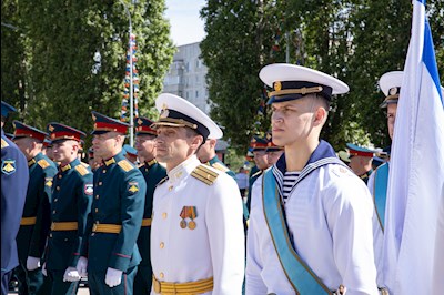 Митрополит Игнатий посетил церемонию выпуска офицеров ВВИМО