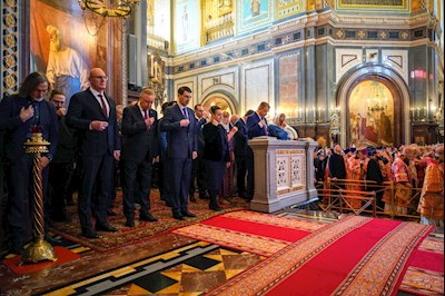 Митрополит Игнатий принял участие в Божественной литургии в Храме Христа Спасителя