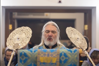 Митрополит Игнатий совершил Божественную литургию во Введенском храме Саратова
