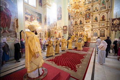 Митрополит Игнатий совершил Божественную литургию в Покровском соборе г. Саратова