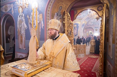 Митрополит Игнатий совершил Божественную литургию в Свято-Троицком кафедральном соборе г. Саратова
