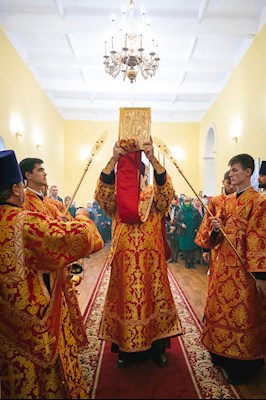 Митрополит Игнатий совершил Божественную литургию в храме святых мучениц Веры, Надежды, Любови и матери их Софии поселка Светлый