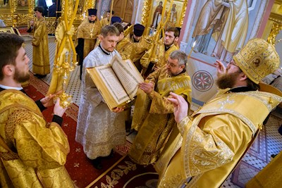 Митрополит Игнатий совершил всенощное бдение в Свято-Троицком кафедральном соборе г. Саратова