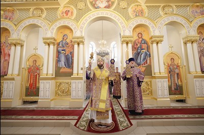 Митрополит Игнатий совершил Божественную литургию в соборном храме святителя Спиридона Тримифунтского г. Саратова