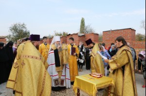 Чин основания Владимирского храма подворья Свято-Алексиевского женского монастыря Саратова в Вольске