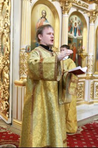 Божественная литургия в храме в честь Покрова Пресвятой Богородицы г.Саратова