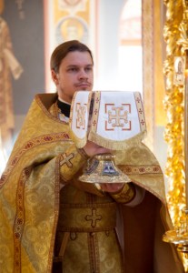 Божественная литургия в Свято-Троицком кафедральном соборе г. Саратова