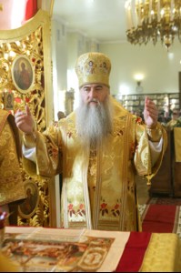 Божественная литургия на Архиерейском подворье — храме во имя преподобного Серафима Саровского г. Саратова