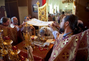 Божественная литургия на Архиерейском подворье — храме во имя преподобного Серафима Саровского города Саратова