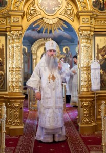 Митрополит Лонгин совершил Крещальную литургию в Свято-Троицком кафедральном соборе г. Саратова