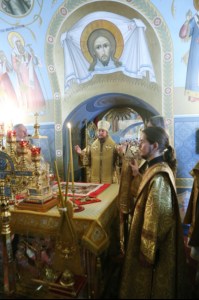Епископ Пахомий совершил Божественную литургию в Свято-Троицком кафедральном соборе Саратова
