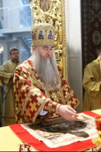 Божественная литургия в храме во имя Всех Святых, в земле Российской просиявших г. Саратова