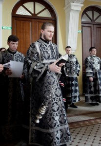 Утреннее богослужение на Архиерейском подворье — храме во имя святого апостола и евангелиста Иоанна Богослова при СПДС